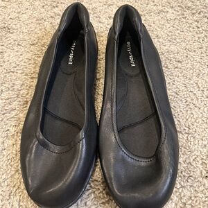 Easy Spirit Women's Classic Black Loafers